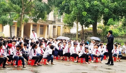 Chi đoàn Viện KSND huyện Phú Xuyên phối hợp với Trung tâm trợ giúp pháp...